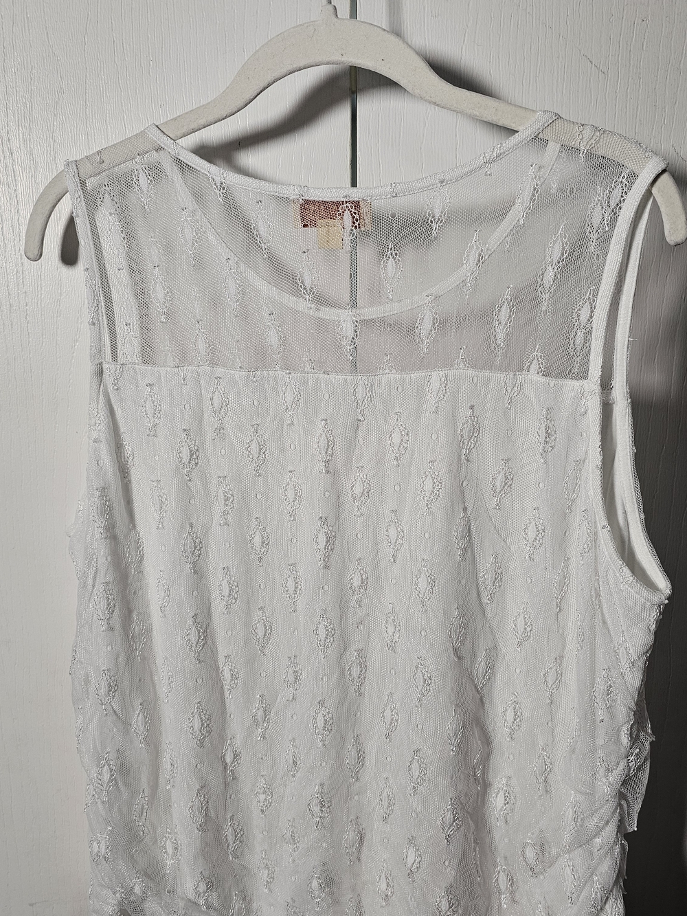 White Lace Sleeveless Top - Picture 6 of 10